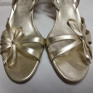Ferragamo Leslie Low Heeled Shoes Size 10 EUC